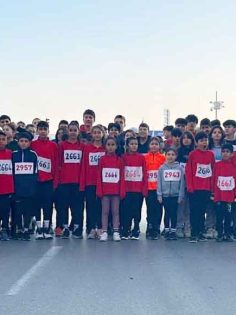 ATATÜRK KOŞUSUNDA DERECEYE GİRENLERE ÖDÜLLERİ VERİLDİ