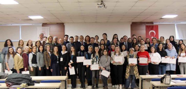 KURSİYERLERE SERTİFİKALARI DAĞITILDI