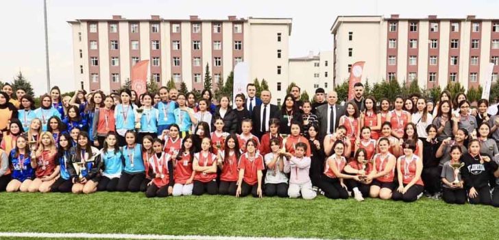 SOFTBOLDA 156 SPORCU TER DÖKTÜ