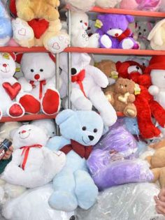 ERTEMUR, ÇÖP POŞETİ DAĞITIMINA DEVAM EDİYOR