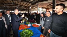 BAŞKAN ZOLAN SERİNHİSAR’DA HEMŞERİLERİYLE KUCAKLAŞTI