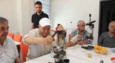 PAMUKKALE ALZHEİMER MERKEZİ GÖNÜLLERE DOKUNUYOR