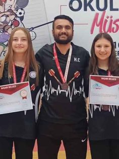 DARTÇILAR ŞAMPİYONADAN MADALYALARLA DÖNDÜ