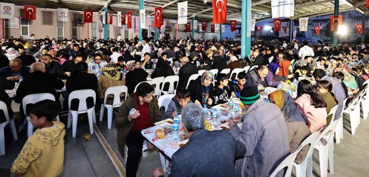 BÜYÜKŞEHİR’İN GÖNÜL SOFRASI YENİ MAHALLE’DE KURULDU
