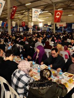 DENİZLİ, MAHALLE İFTARLARINDA KENETLEŞİYOR