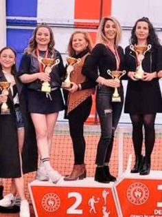 TENİSTE KADINLAR YARIŞTI