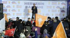 BİNLER PEKDEMİR’İ BAĞRINA BASTI