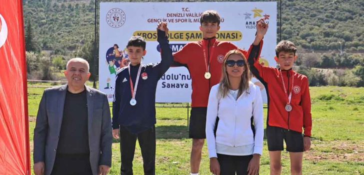 KROSÇULAR ÖDÜLLERİNİ ALDI