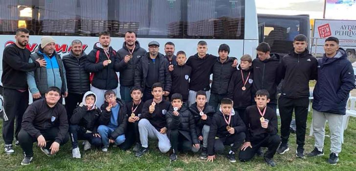 PAMUKKALELİ PEHLİVANLAR SEZONA 11 MADALYA İLE BAŞLADI