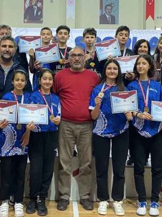 DENİZLİLİ DARTÇILARDAN ÇİFTE ŞAMPİYONLUK