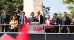 ÖZGÜR ÖZEL: DÜŞÜN MİLLETİN SIRTINDAN