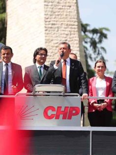 ÖZGÜR ÖZEL: DÜŞÜN MİLLETİN SIRTINDAN