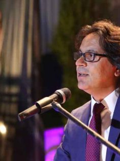 HORZUM: SOKAKTA FİLİSTİN DİYENLER, SALONLARDA İSRAİL DİYOR