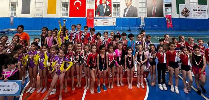 MİNİK CİMNASTİKÇİLER ÖDÜLLERİNİ ALDI