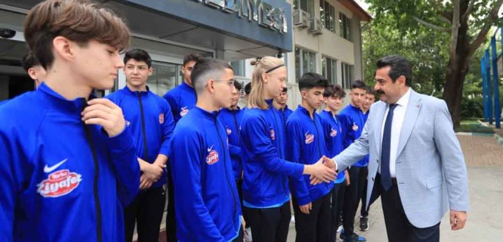 BAŞKAN ERTEMUR, SPORCULARI TÜRKİYE ŞAMPİYONASINA UĞURLADI