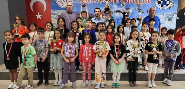 KUPA VE MADALYALARI TÖRENLE VERİLDİ