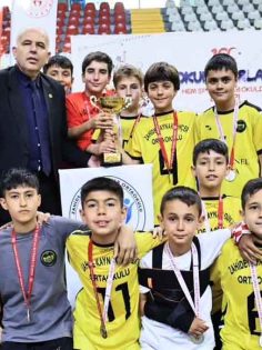 KÜÇÜK ERKEKLER FUTSAL MÜSABAKALARI TAMAMLANDI