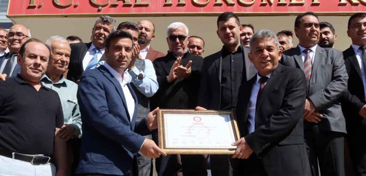 ÇAL’DA AHMET HAKAN GÖREVE BAŞLADI