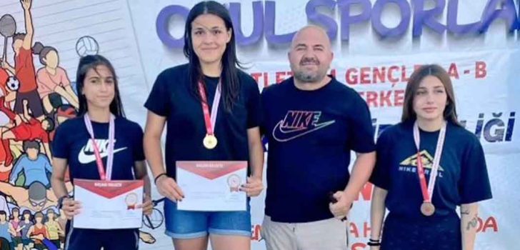 EZGİ, CİRİT ATMADA TÜRKİYE ŞAMPİYONU