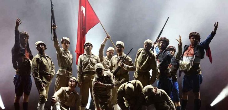 DANS TİYATROSU İLE 19 MAYIS COŞKUSUNU YAŞADILAR