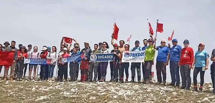 DAĞCILAR 19 MAYIS’TA ZİRVEYE ÇIKTI TÜRK BAYRAĞI AÇTI