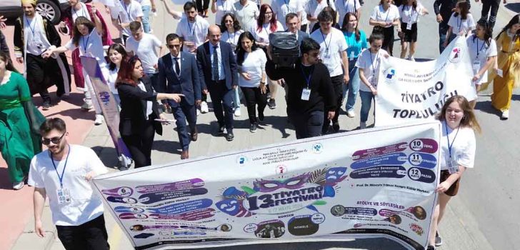 PAÜ’DE TİYATRO FESTİVALİ BAŞLADI
