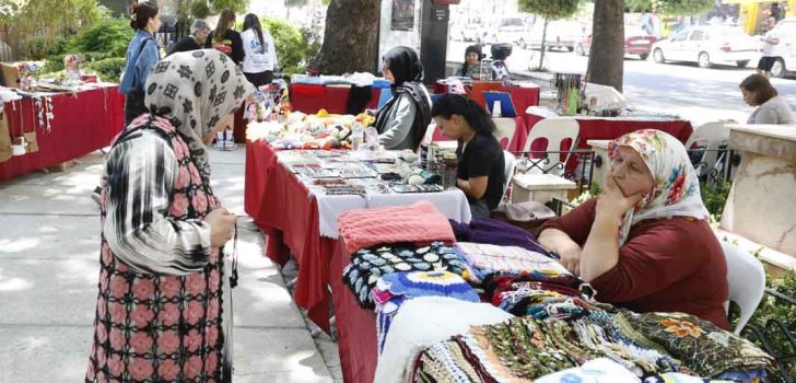 EL EMEĞİ PAZARI YENİ YERİNDE