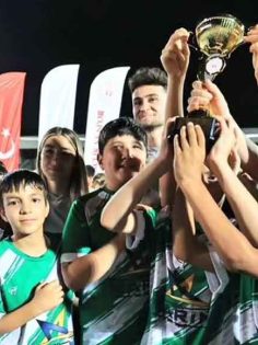 KIZLARDA DAMLASPOR, ERKEKLERDE HİERAPOLİS ŞAMPİYON