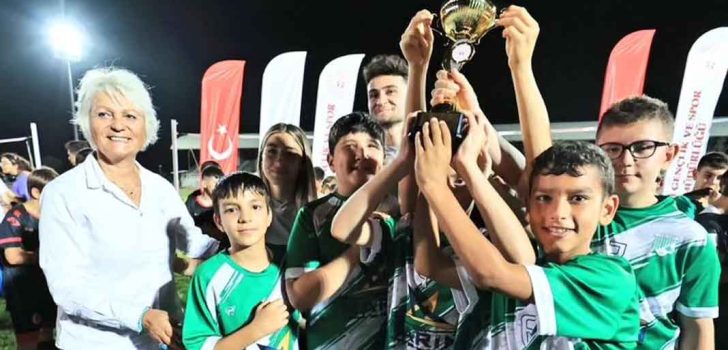 KIZLARDA DAMLASPOR, ERKEKLERDE HİERAPOLİS ŞAMPİYON