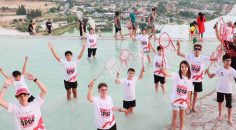 TRAVERTENLER ÜZERİNDE BADMİNTON OYNADILAR