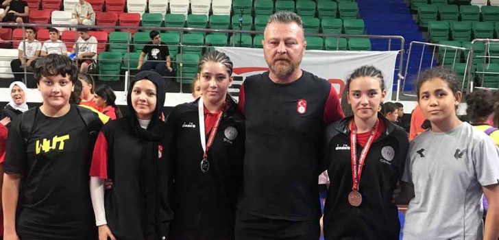 DENİZLİLİ GÜREŞÇİLER ANKARA’DAN MADALYALARLA DÖNDÜ