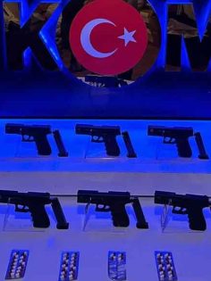 SİLAH KAÇAKÇISI YAKALANDI