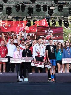 DENİZLİ, CUMHURİYET KOŞUSUNA AKIN ETTİ