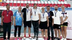 BADMİNTON’DA TÜRKİYE ŞAMPİYONU DENİZLİ’DEN