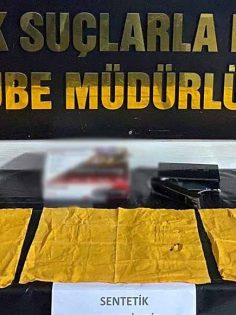 UYUŞTURUCUYU UYDU ALICISININ İÇİNE SAKLAMIŞ