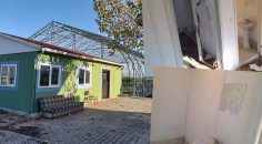 SERİNHİSAR’DA BELEDİYEYE AİT HALI SAHAYA SALDIRDILAR