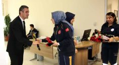 112 ACİL’DEN SAĞLIK ÇALIŞANLARINA ÇİÇEK