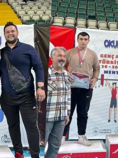 DENİZLİLİ SPORCU HALTERDE TÜRKİYE ŞAMPİYONU