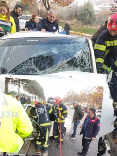 KAZA YAPAN ARAÇTA SIKIŞAN İKİ KİŞİYİ İTFAİYE KURTARDI