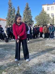 ÇAL’DA GOLF ETKİNLİĞİ