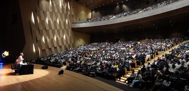 KOMEDİ SAHNESİ SONA ERDİ