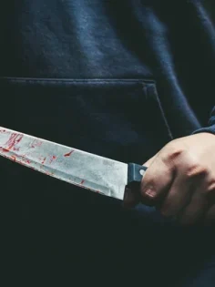 İKİ GRUP ARASINDA KAVGA ÇIKTI