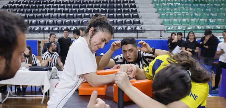 BİLEK GÜREŞİNDE MADALYALAR SAHİPLERİNİ BULDU