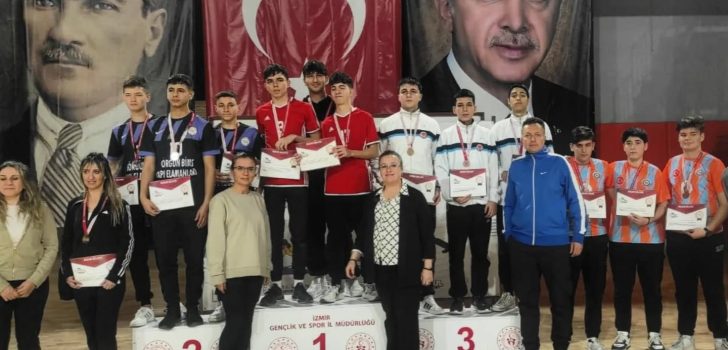 FLOOR CURLING SPORCULARINDAN MADALYA YAĞMURU