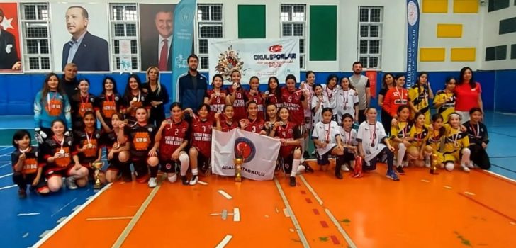 FUTSAL’DA KIZLAR YARIŞTI