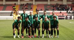 DENİZLİSPOR FIRSAT TEPTİ, FUTBOLCULAR TARAFTARLA KONUŞTU