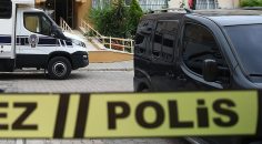 17 YAŞINDAKİ GENÇ BALKONDAN ATLADI