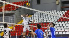 FİLEDE GENÇ ERKEKLER YARIŞTI