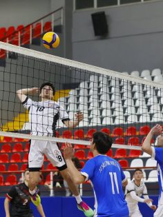 FİLEDE GENÇ ERKEKLER YARIŞTI