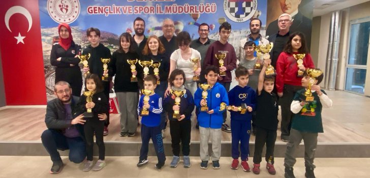 İSTİKLÂL MARŞIMIZIN KABULÜ SATRANÇ TURNUVASI SONA ERDİ